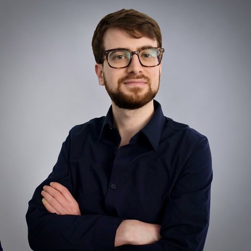 Портрет: Ari Holtzman